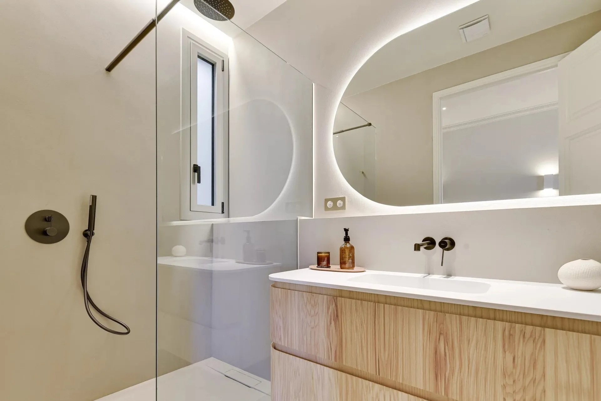 The apartment is fully furnished and offers everything you need for a comfortable stay.