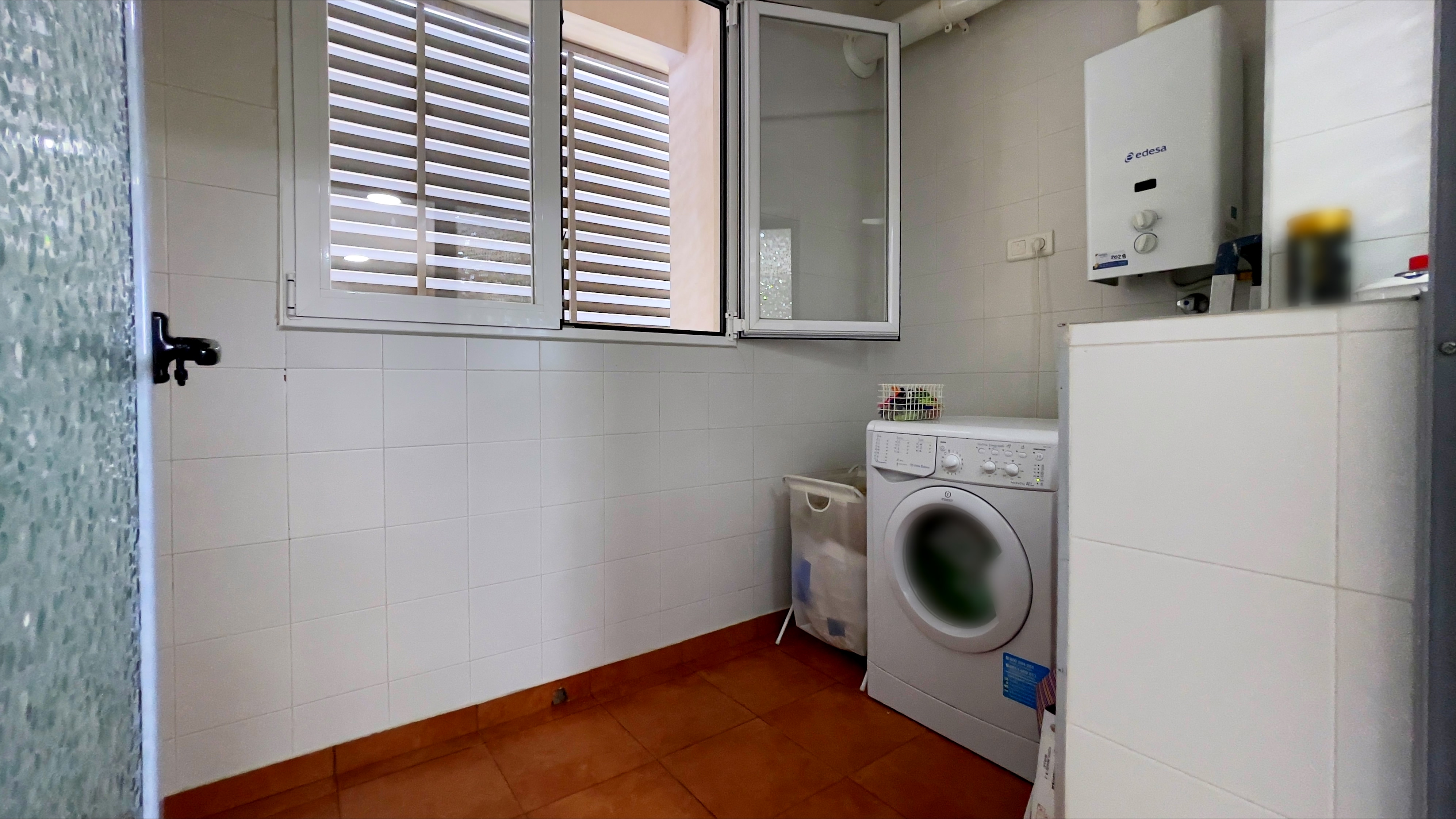 Piso amueblado con terraza, piscina y garaje en PAU 5