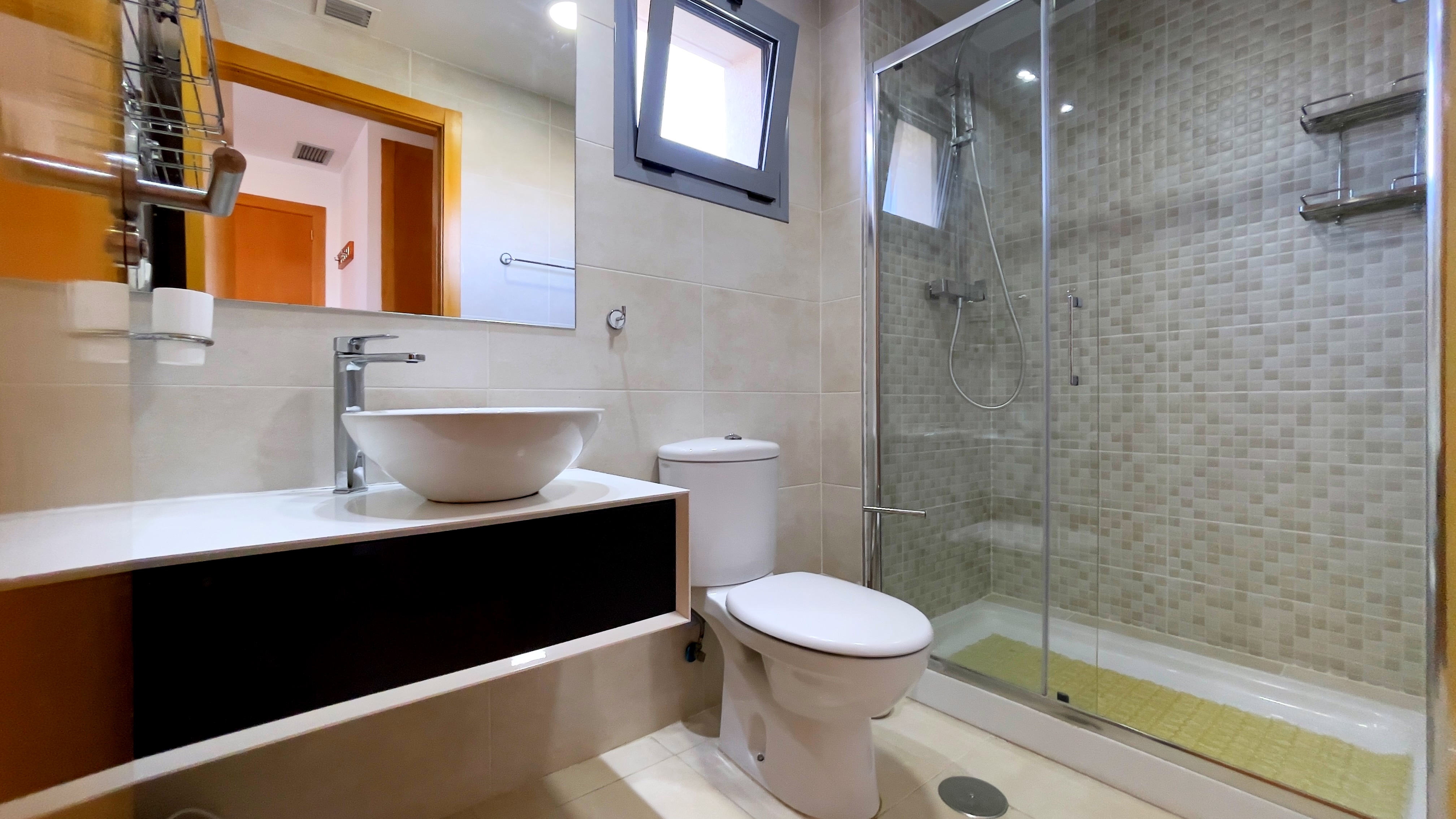 Piso amueblado con terraza, piscina y garaje en PAU 5
