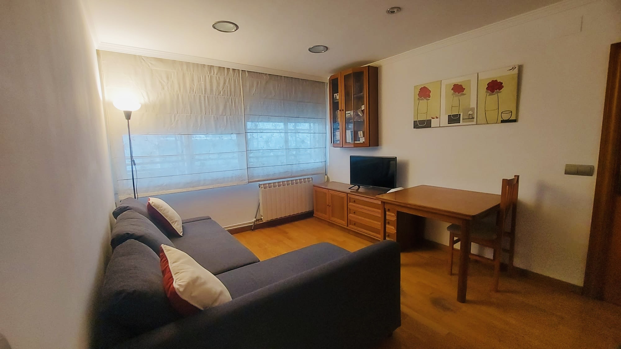 EXCELENTE VIVIENDA EN CORNELLÁ CON REFORMA DE LA FINCA CON NUEVA TERRAZA APORTANDO MODERNIDAD, AISLAMIENTO DE FACHADA Y AHORRO GARANTIZADO