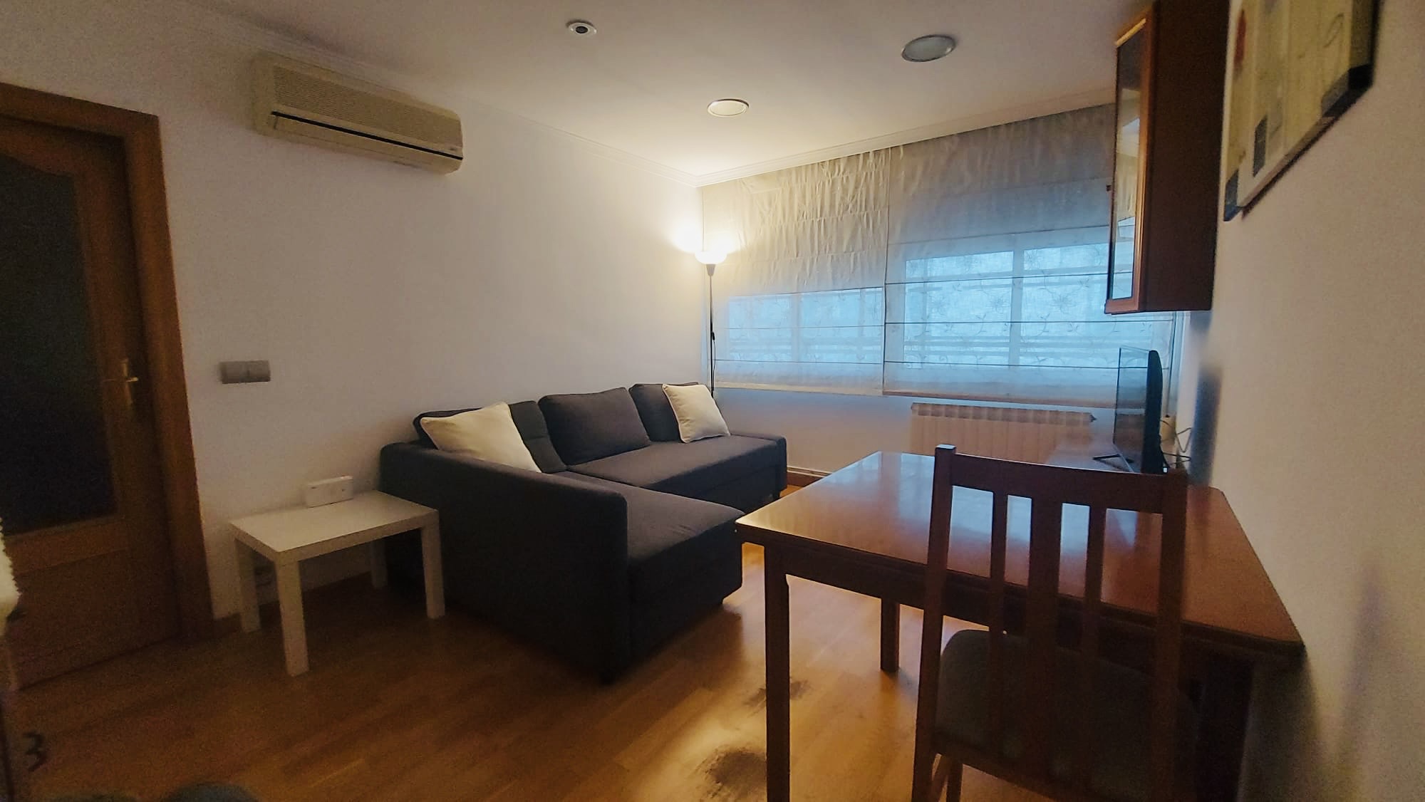 EXCELENTE VIVIENDA EN CORNELLÁ CON REFORMA DE LA FINCA CON NUEVA TERRAZA APORTANDO MODERNIDAD, AISLAMIENTO DE FACHADA Y AHORRO GARANTIZADO